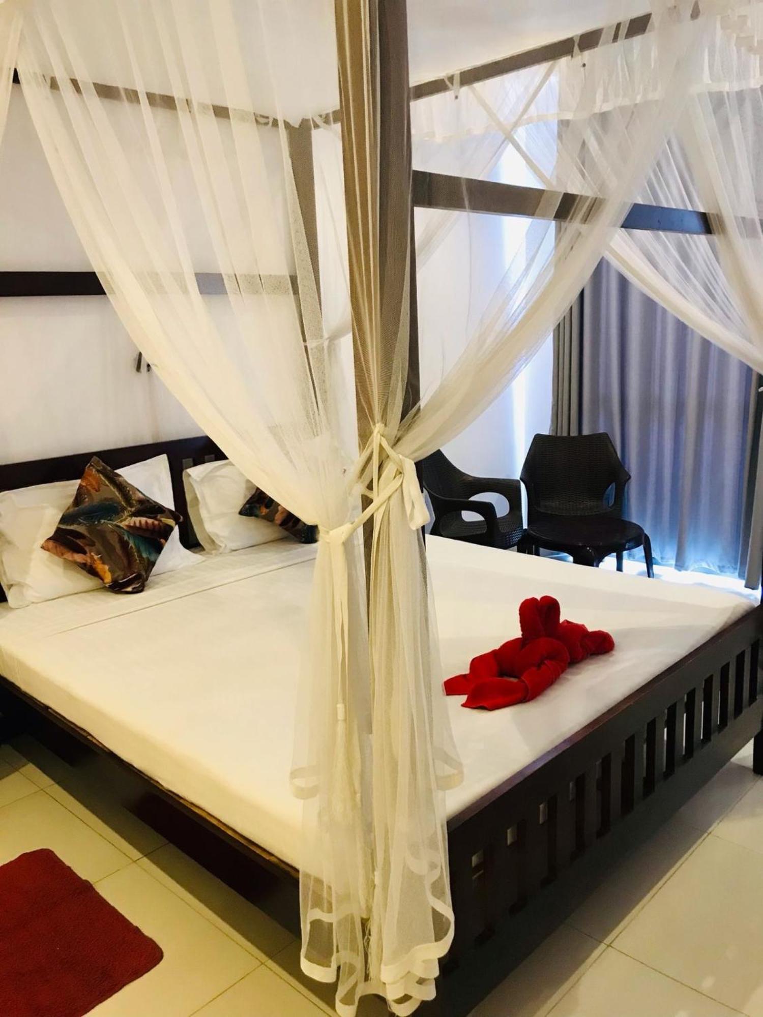 Hotel Marine At Negombo Beach Exterior photo