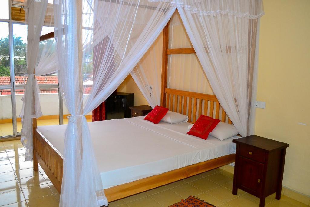 Hotel Marine At Negombo Beach Room photo